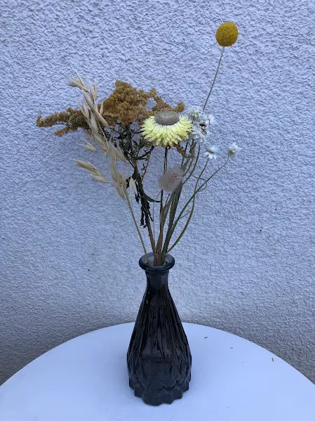 gekleurd vaasje droogbloemen02.webp