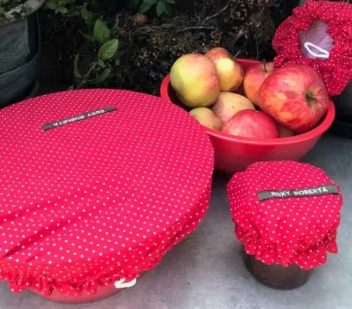 Potovertrekjes/les charlottes (rood met witte stippen)