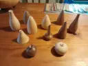 Houtwerk: vaasjes (vernist)