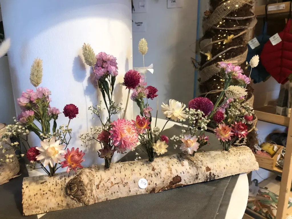 Bloemenset: halve boomstam met 5 mini boeketjes